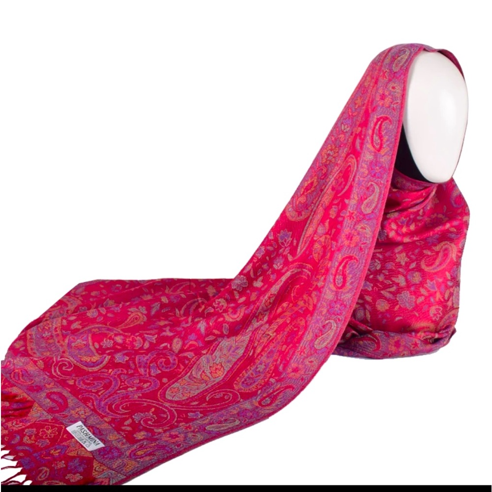 Red Pashmina Scarf
Size: 180x70+x2x10cm